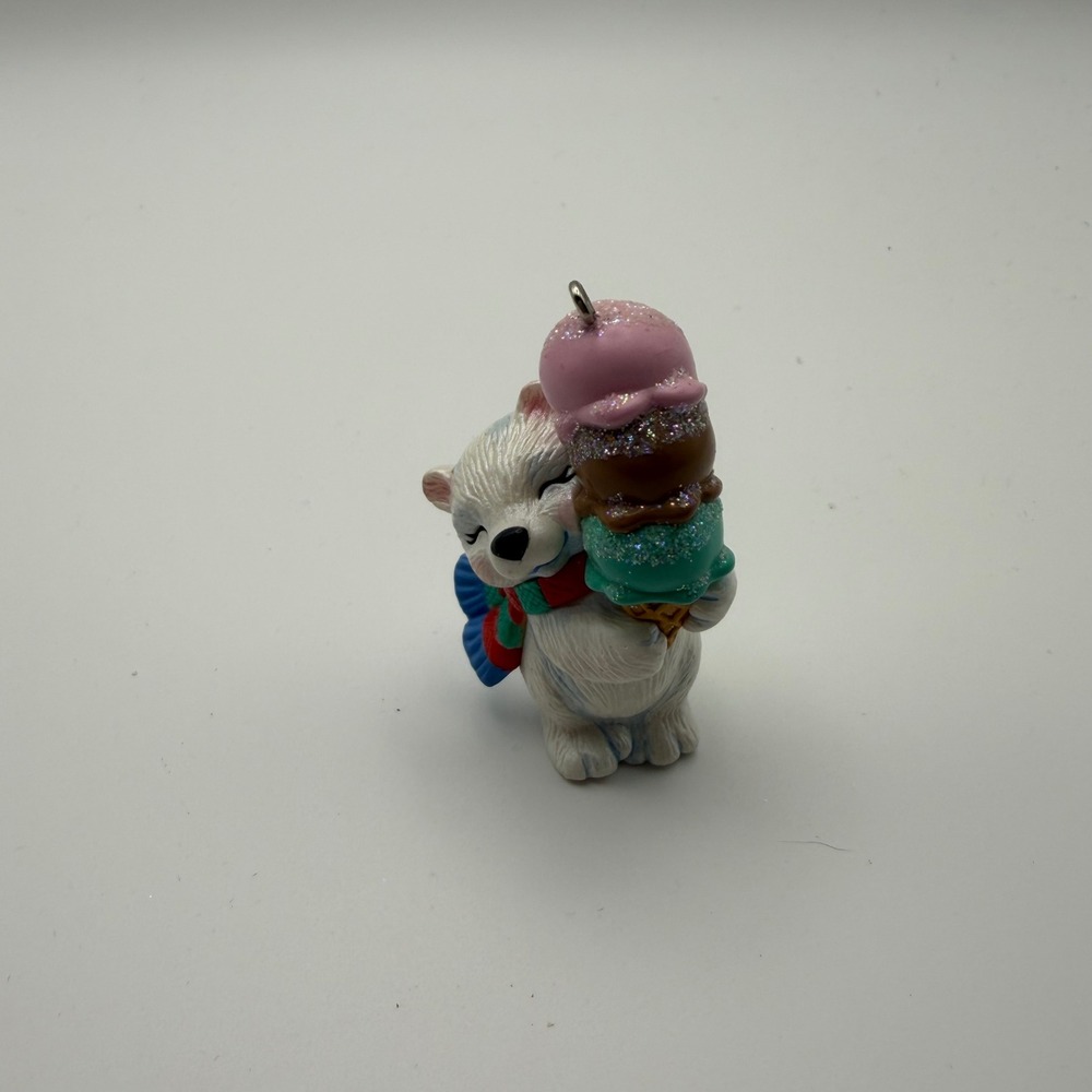 Hallmark Keepsake 2005 Polar Bear with Triple Scoop Ice Cream Cone Ornament